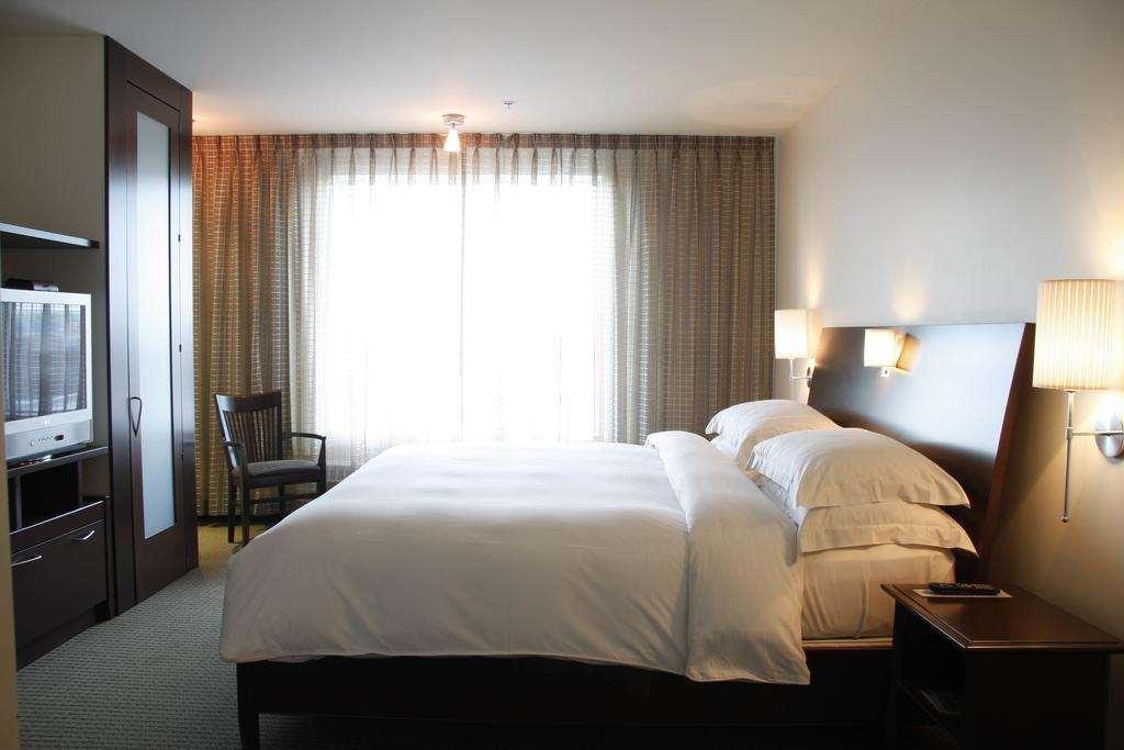 Hotel Mortagne Boucherville Kültér fotó